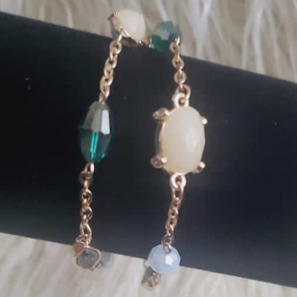Vintage Multi-Color Jade Gold Tone Oval Link Bracelet.๐ด